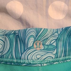 Lululemon yoga pants